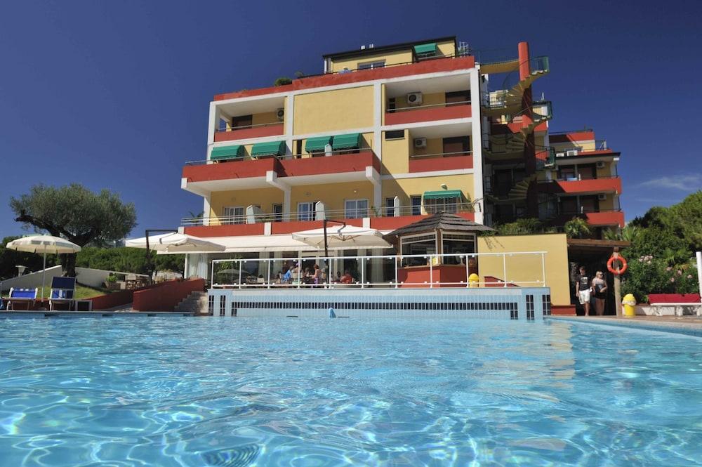 Hotel Bembo 비비오네 외부 사진